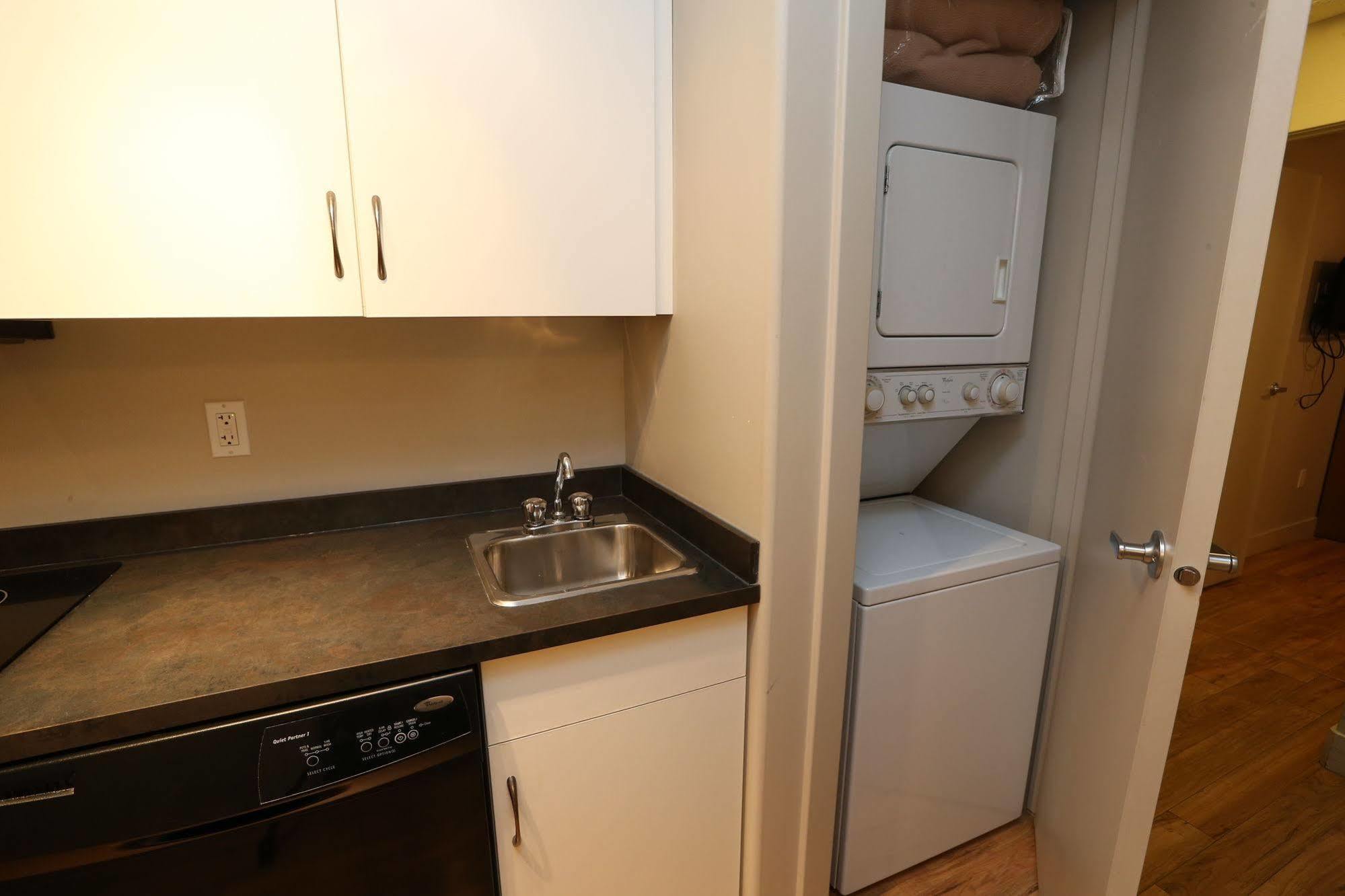Platinum Residences Fort Mcmurray Eksteriør bilde